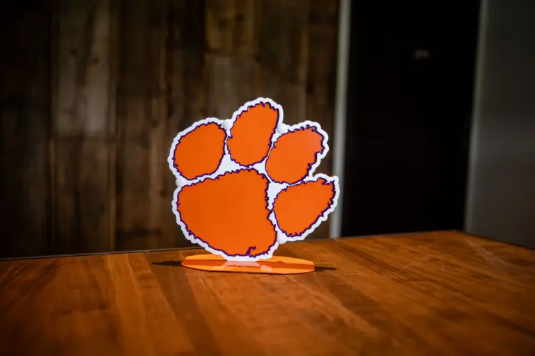 Tiger paw topper