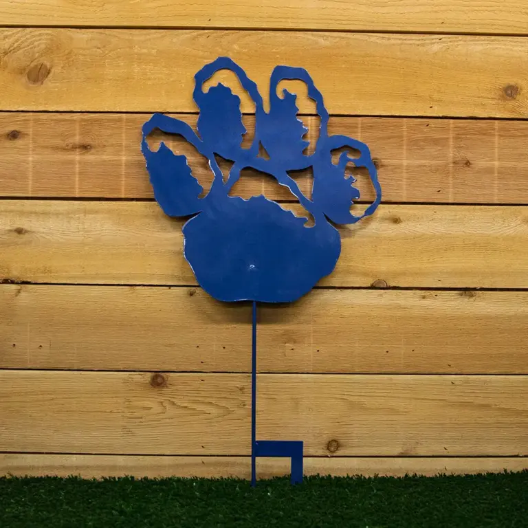 1 color paw on stakes